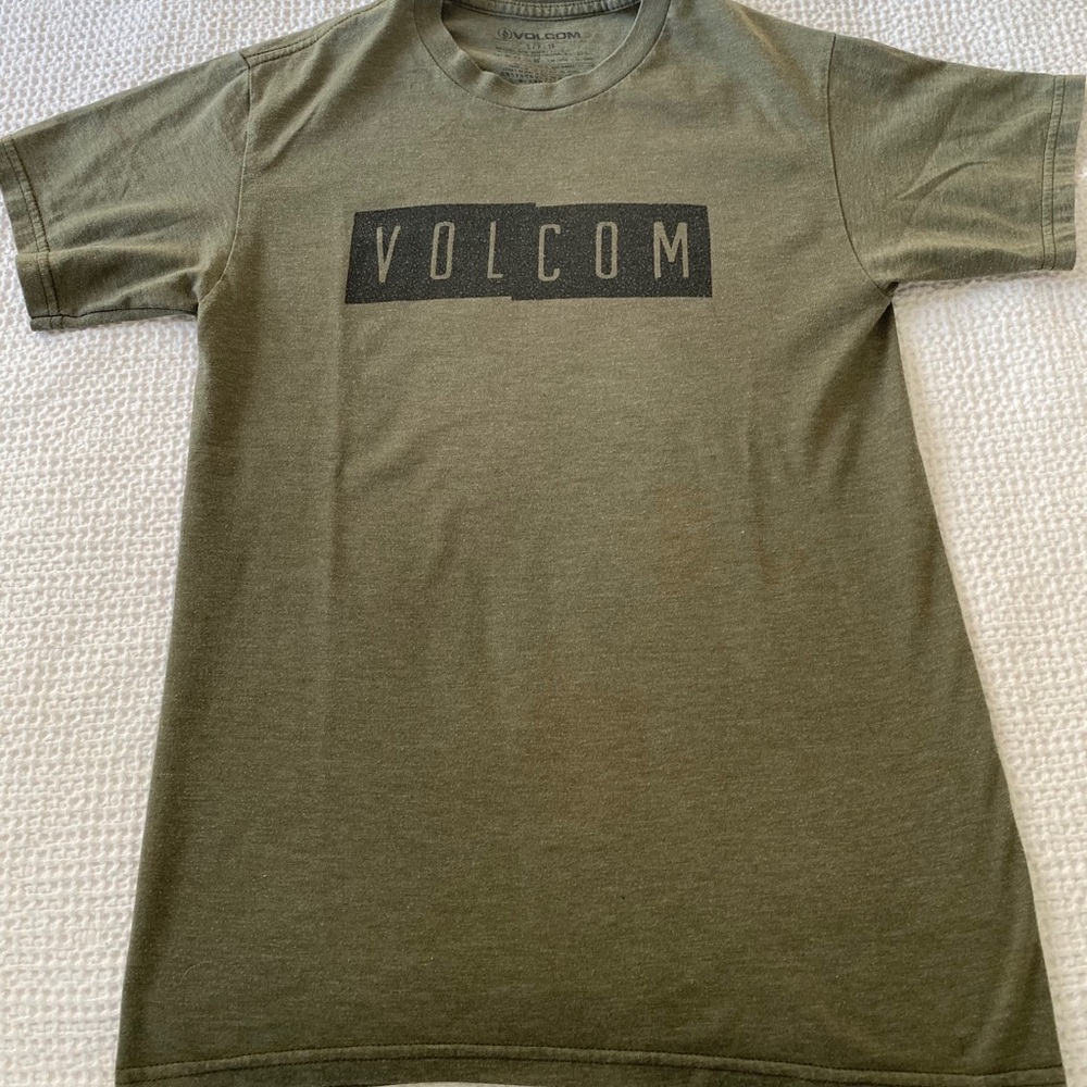 💥2 for $25 Volcom T-Shirt